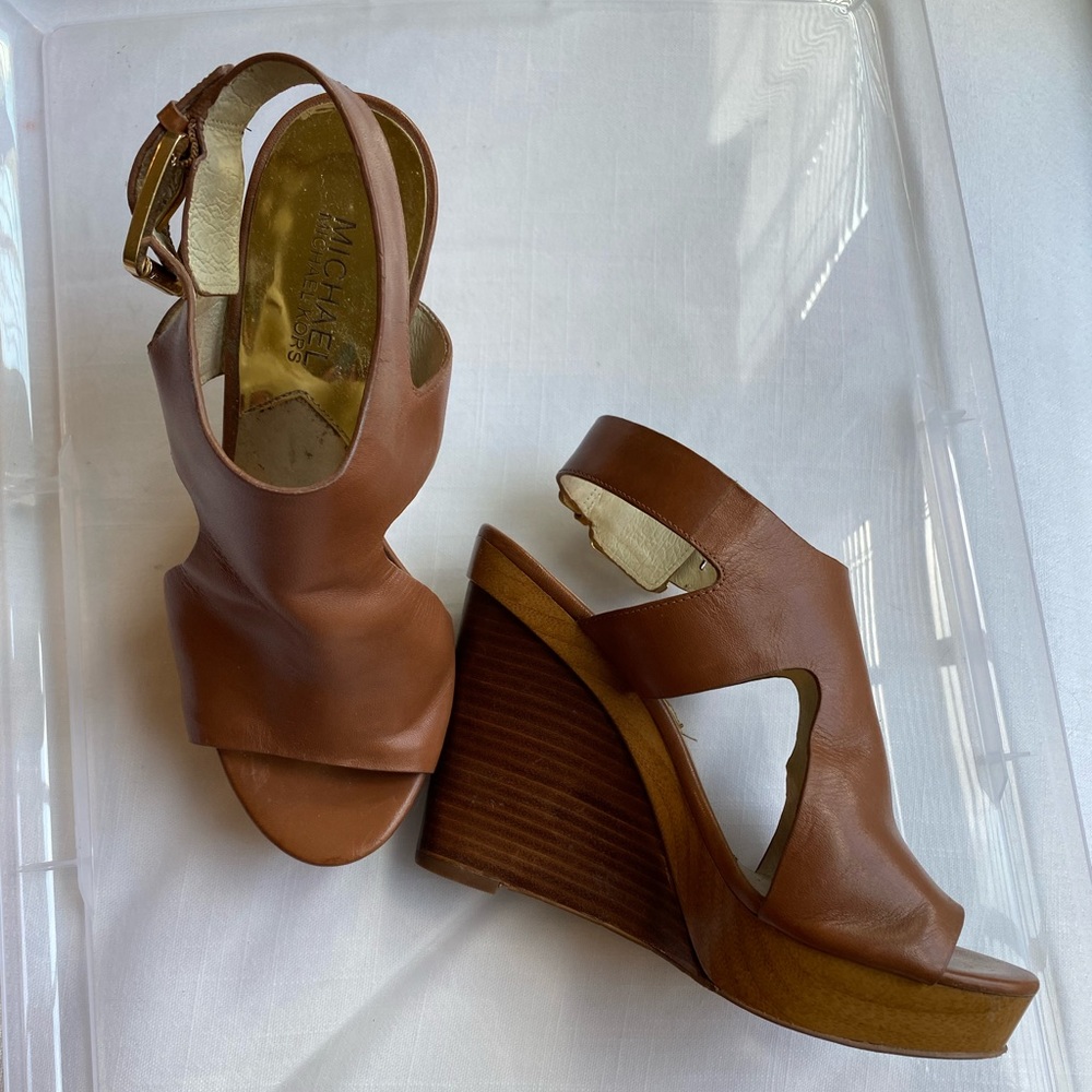MICHAEL Michael Kors Josephine Platforms Size 7